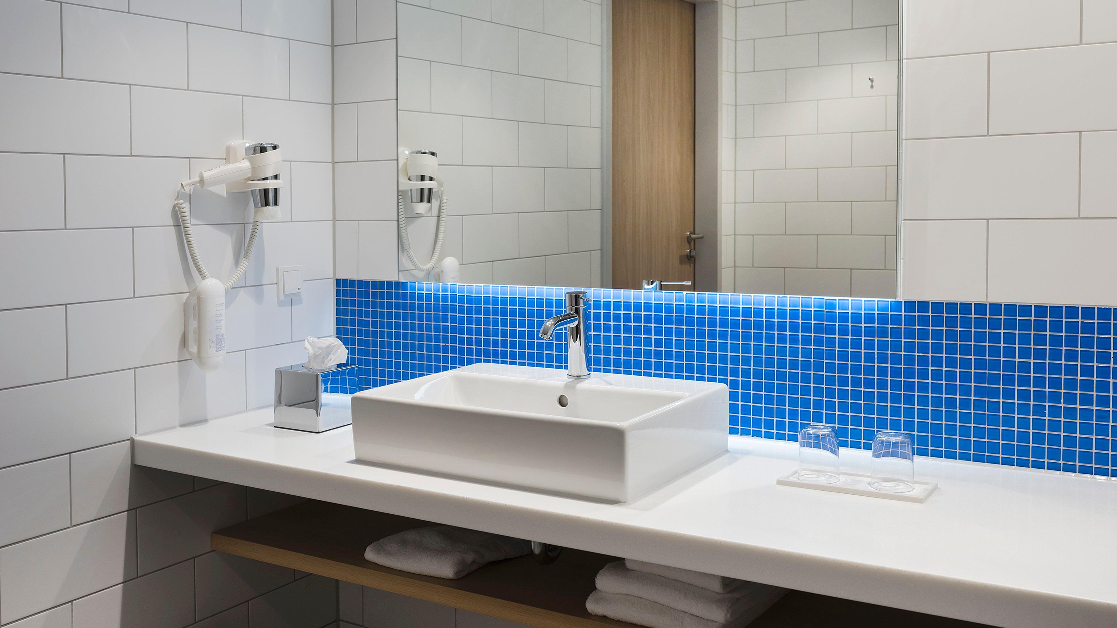 Holiday Inn Express - Wiesbaden By Ihg Exterior foto