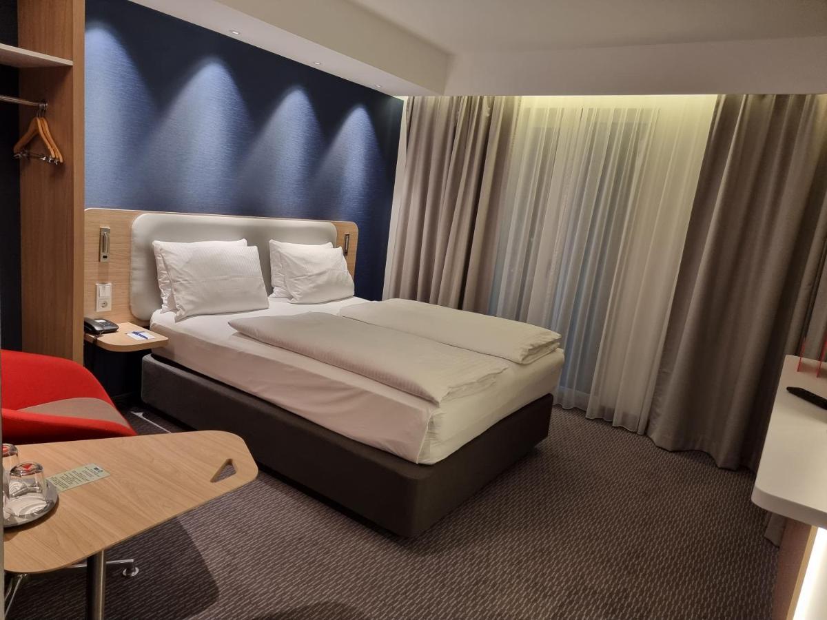 Holiday Inn Express - Wiesbaden By Ihg Exterior foto